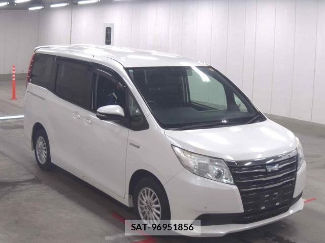 Toyota NOAH 2015-07 8278215-0