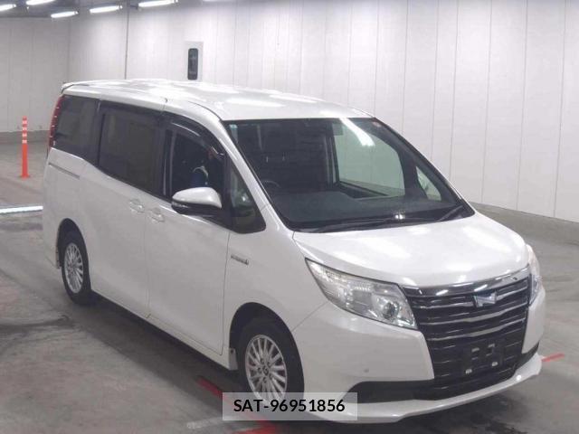 Toyota NOAH 2015-07 8278215-3