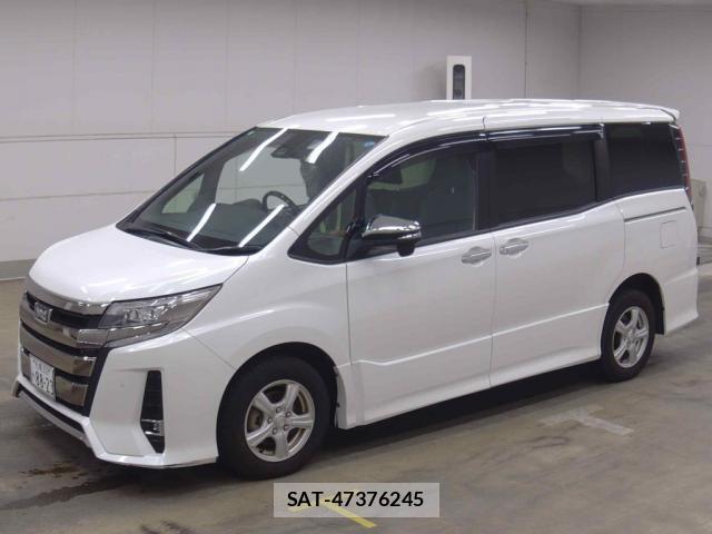 Toyota NOAH 2021 8278344-0
