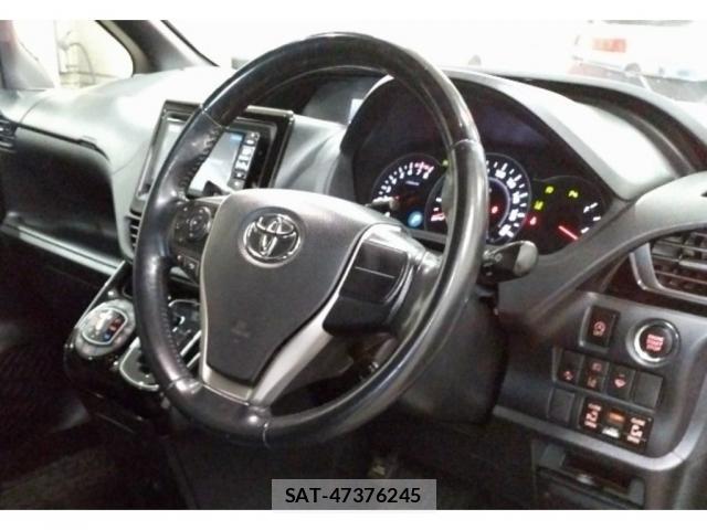 Toyota NOAH 2021 8278344-2