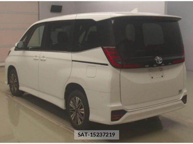 Toyota NOAH 2022-09 8278369-4