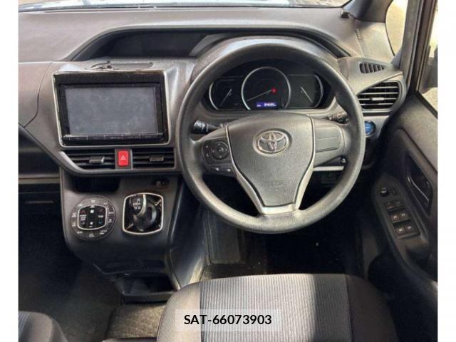 Toyota NOAH 2015-12 8278403-2