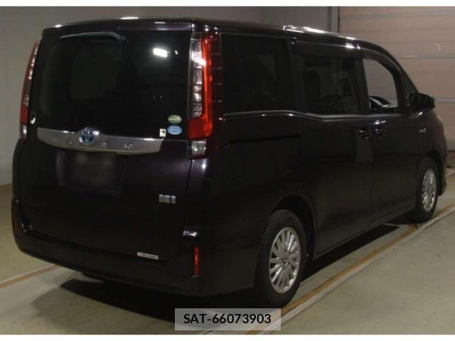 Toyota NOAH 2015-12 8278403-4