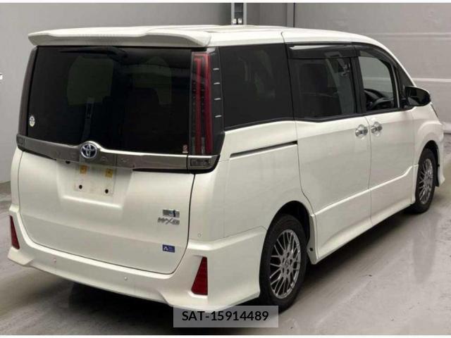 Toyota NOAH 2021-11 8278406-1