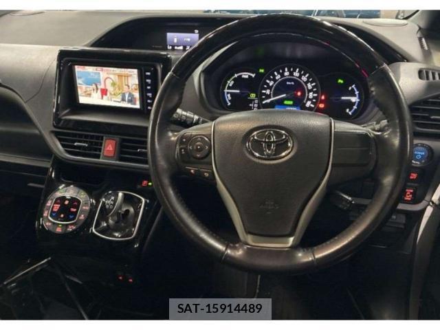 Toyota NOAH 2021-11 8278406-2