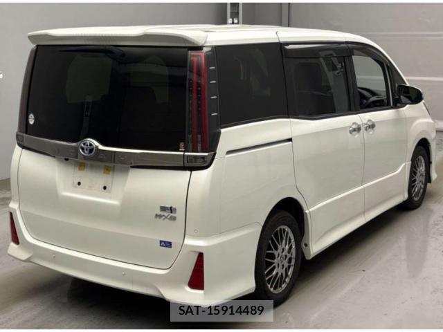 Toyota NOAH 2021-11 8278406-4
