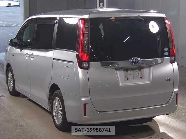 Toyota NOAH 2014-10 8278455-1