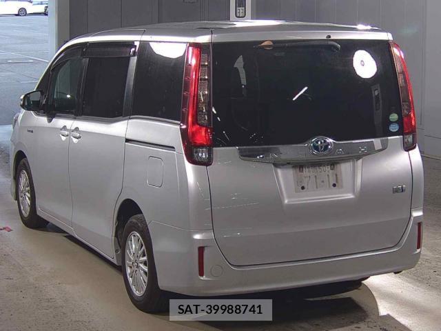 Toyota NOAH 2014-10 8278455-4