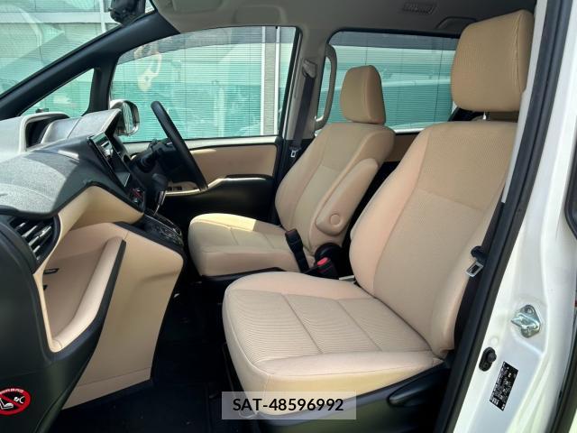 Toyota NOAH 2016-03 8278749-13