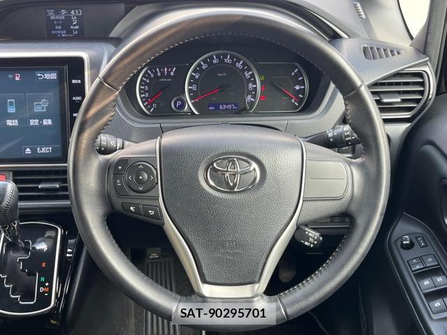 Toyota NOAH 2016-10 8278813-12