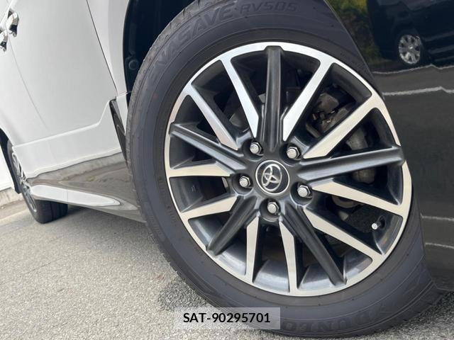 Toyota NOAH 2016-10 8278813-14