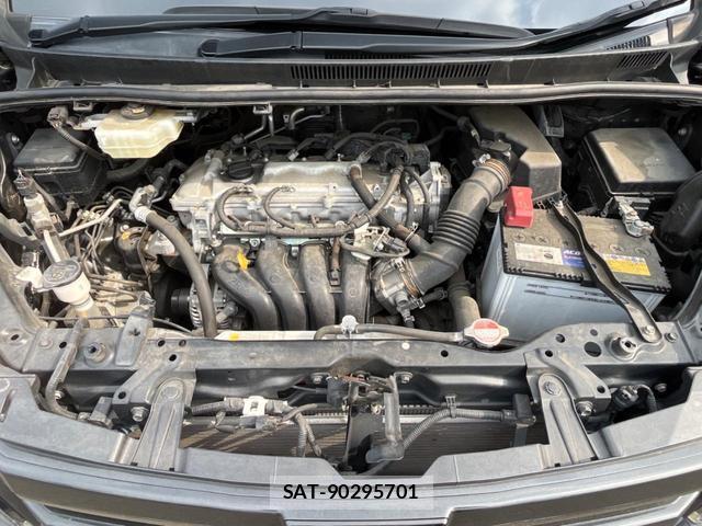 Toyota NOAH 2016-10 8278813-19