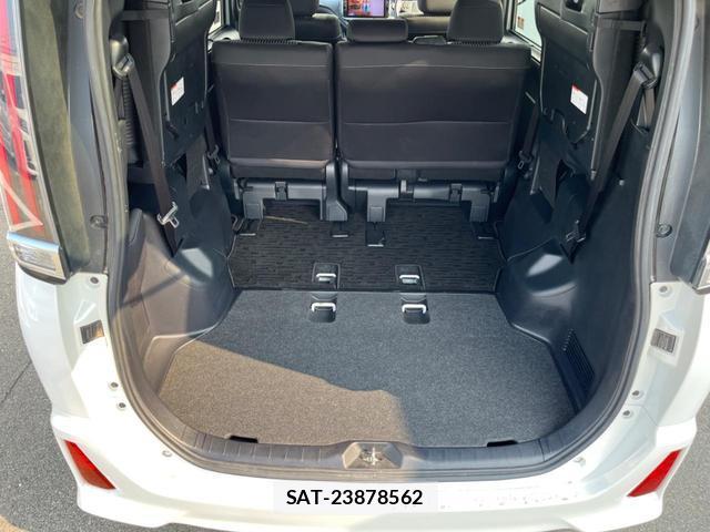 Toyota NOAH 2017-10 8278816-11