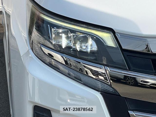 Toyota NOAH 2017-10 8278816-13