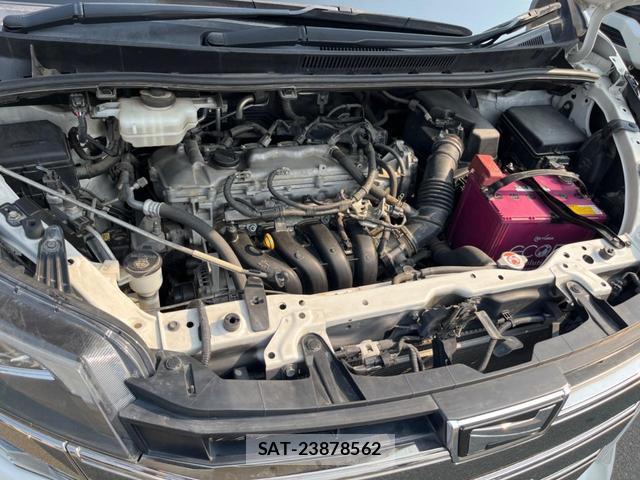 Toyota NOAH 2017-10 8278816-19