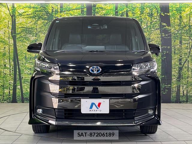 Toyota NOAH 2022-04 8278820-14