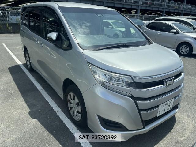 Toyota NOAH 2018-07 8278983-1