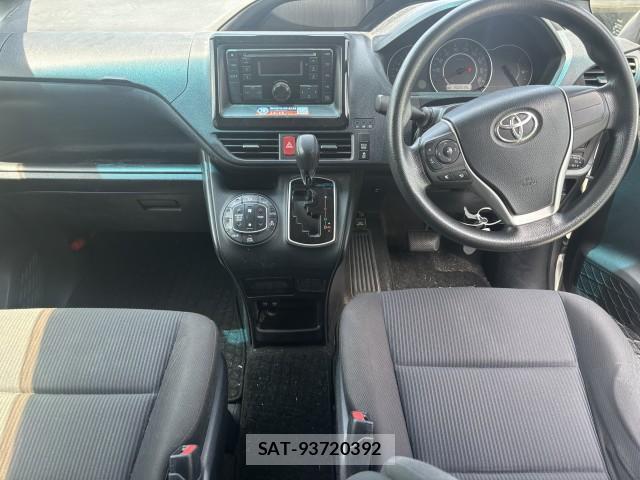 Toyota NOAH 2018-07 8278983-7