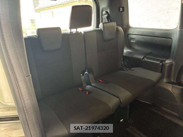 Toyota NOAH 2020-04 8279209-13