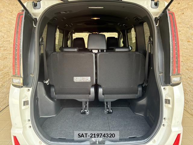 Toyota NOAH 2020-04 8279209-16