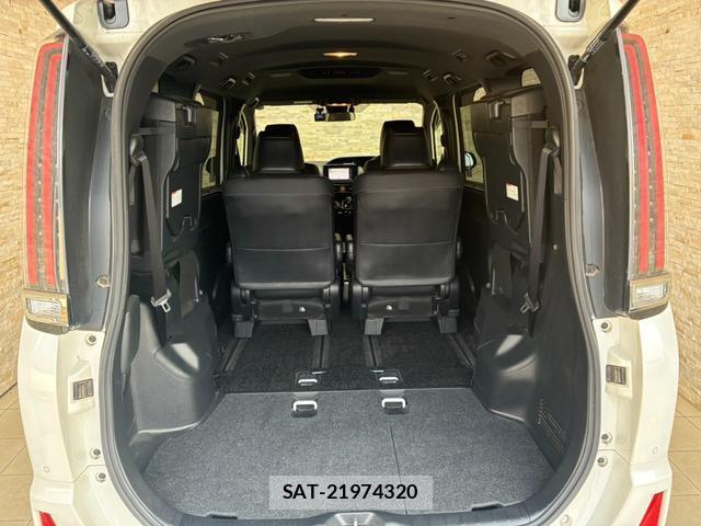 Toyota NOAH 2020-04 8279209-17