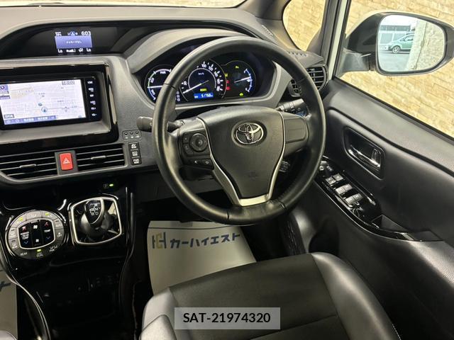 Toyota NOAH 2020-04 8279209-19