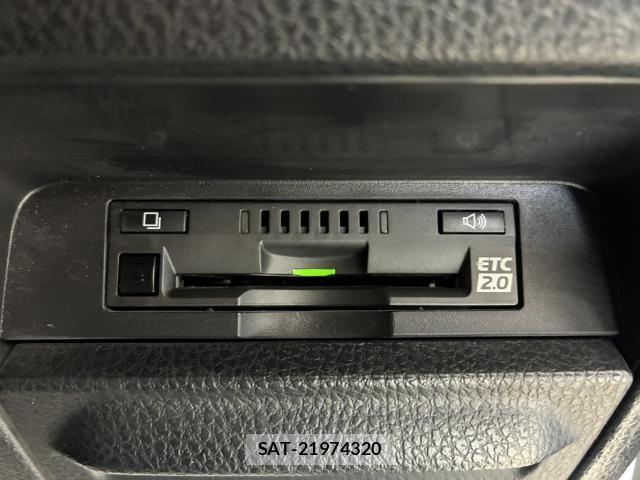 Toyota NOAH 2020-04 8279209-6