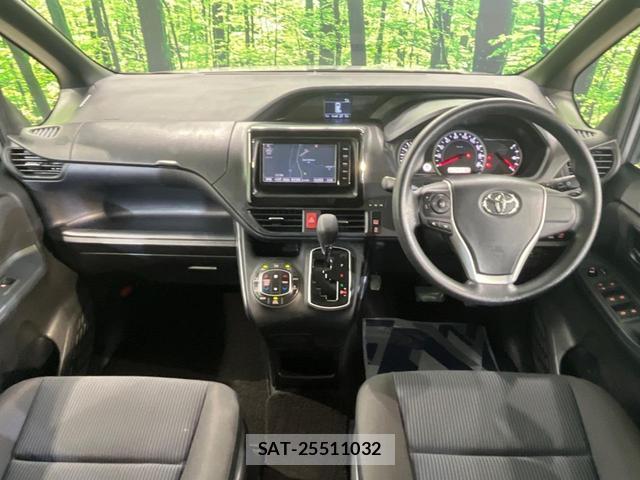 Toyota NOAH 2015-07 8279361-1