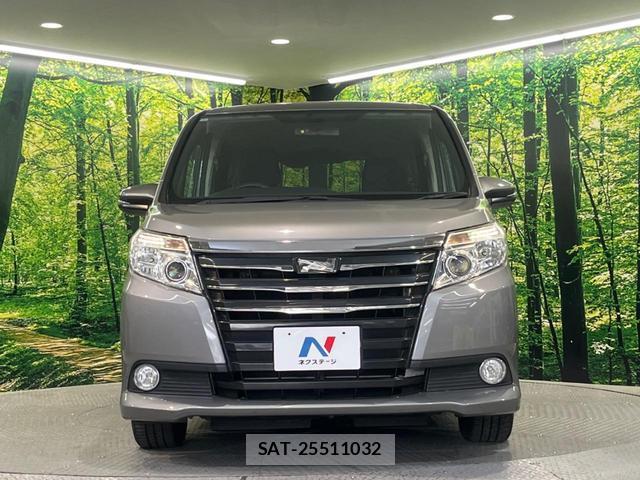 Toyota NOAH 2015-07 8279361-14