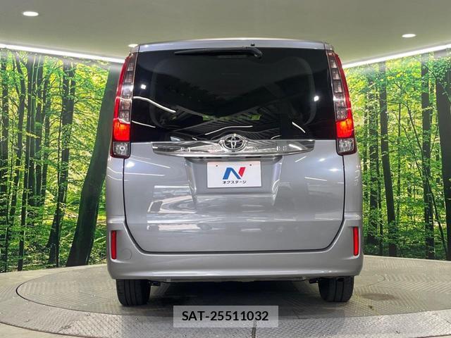 Toyota NOAH 2015-07 8279361-15