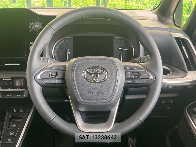 Toyota NOAH 2024-06 8279621-11