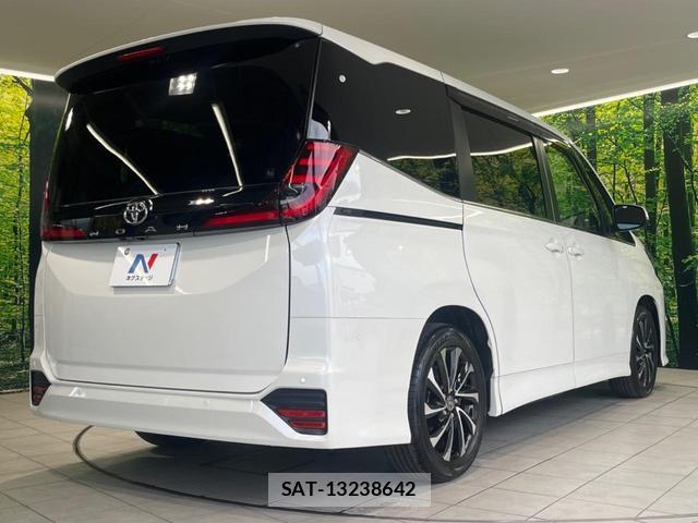 Toyota NOAH 2024-06 8279621-16