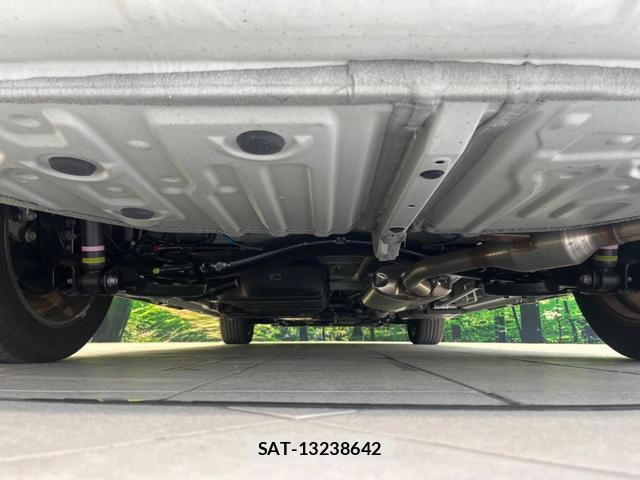 Toyota NOAH 2024-06 8279621-18