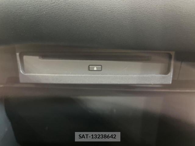 Toyota NOAH 2024-06 8279621-5