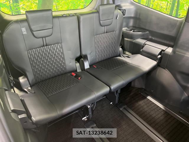 Toyota NOAH 2024-06 8279621-9