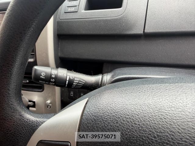 Toyota NOAH 2013-10 8279640-10