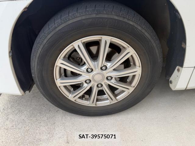 Toyota NOAH 2013-10 8279640-12