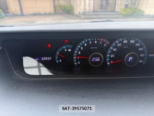 Toyota NOAH 2013-10 8279640-14