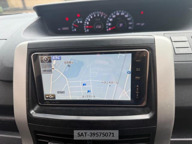 Toyota NOAH 2013-10 8279640-16