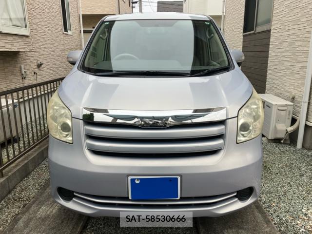 Toyota NOAH 2009-11 8279710-0