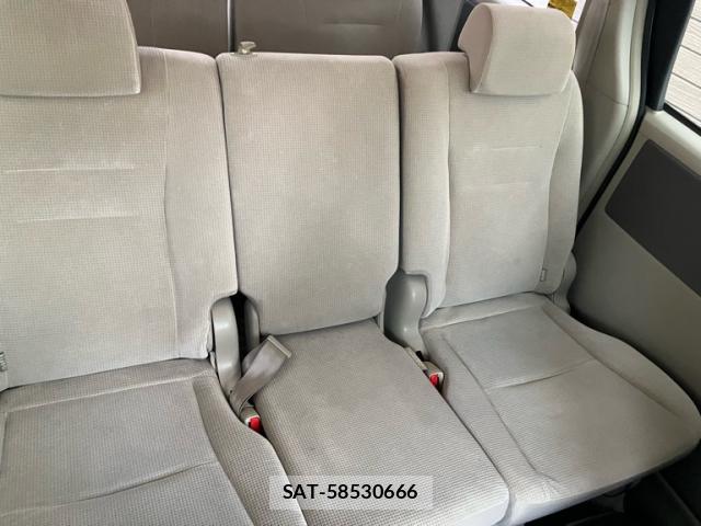 Toyota NOAH 2009-11 8279710-10
