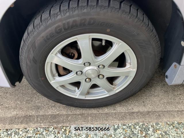 Toyota NOAH 2009-11 8279710-5