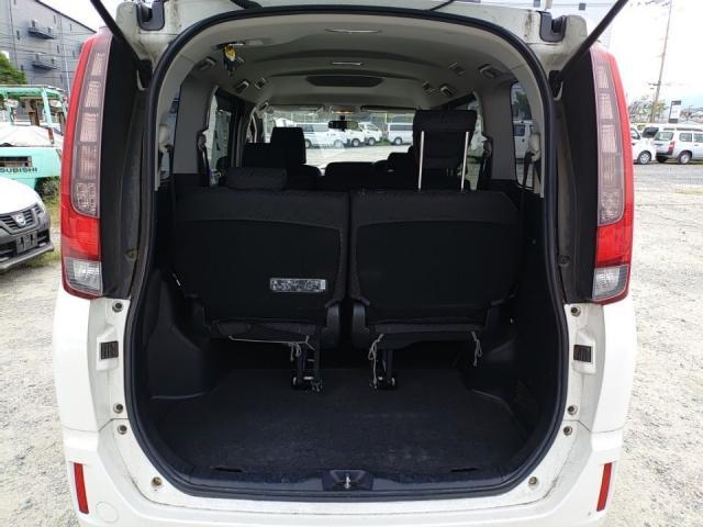 Toyota NOAH 2015-07 8279879-5