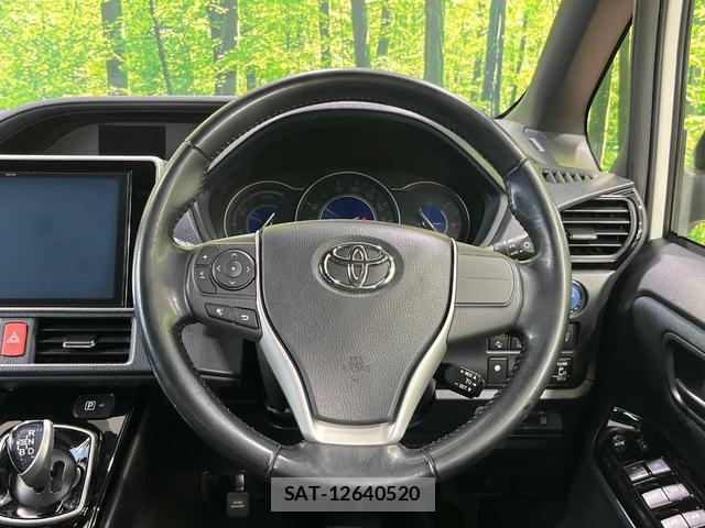 Toyota NOAH 2017-07 8280089-11