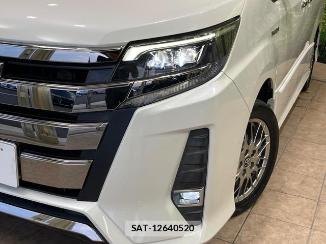 Toyota NOAH 2017-07 8280089-12