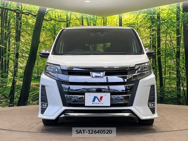 Toyota NOAH 2017-07 8280089-14
