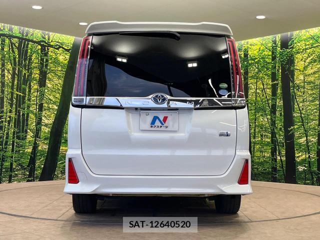 Toyota NOAH 2017-07 8280089-15