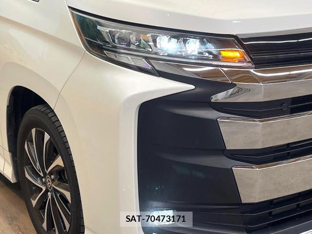 Toyota NOAH 2022-09 8280219-12