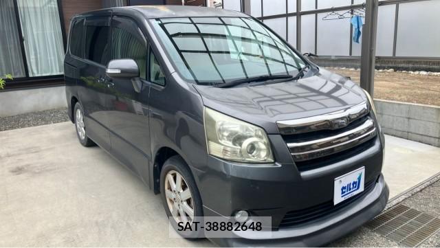 Toyota NOAH 2009-07 8280712-11