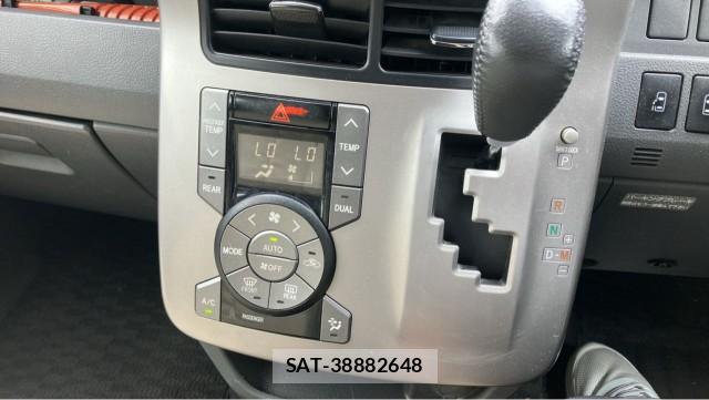 Toyota NOAH 2009-07 8280712-14